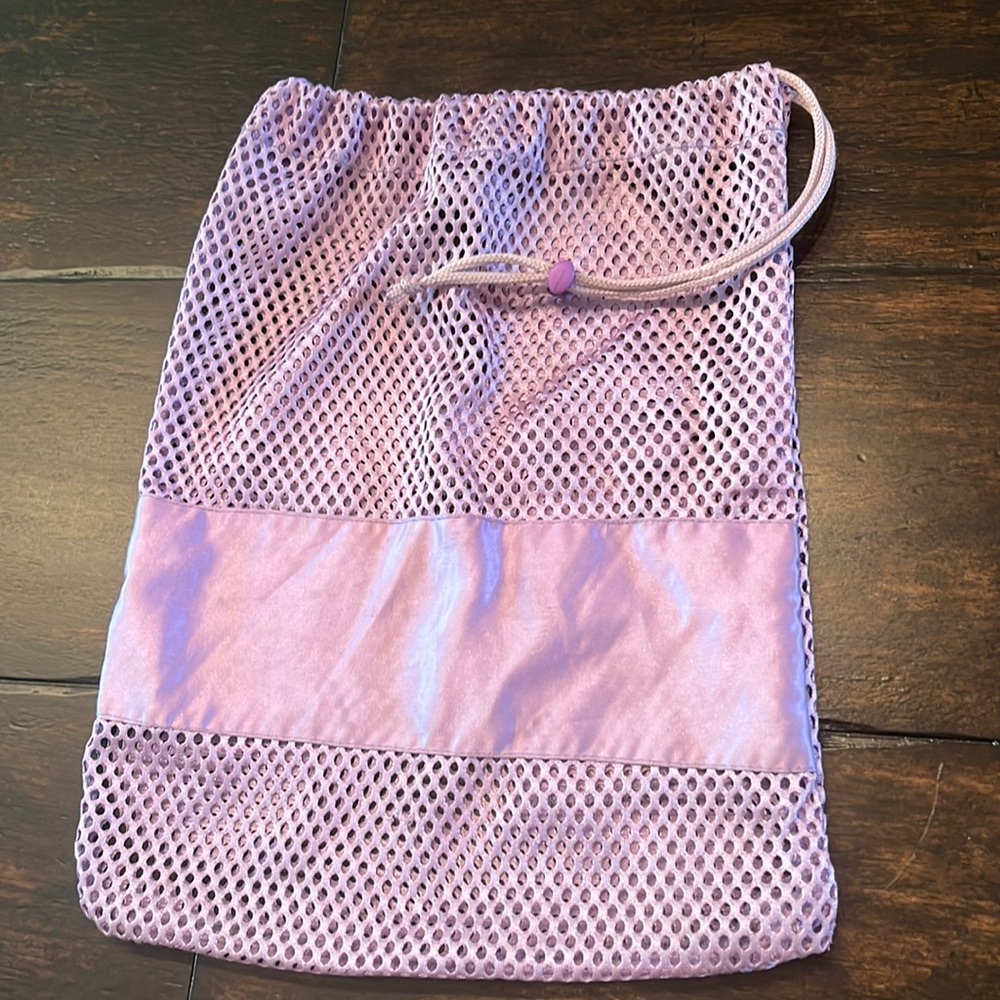 Lavender mesh pointe shoe bag
